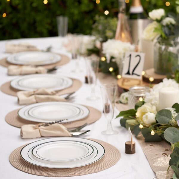 Plastic plates